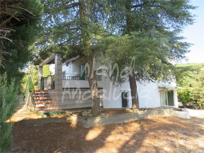 Exterior view of House or chalet for sale in Fuensanta de Martos  with Terrace, Storage room and Swimming Pool