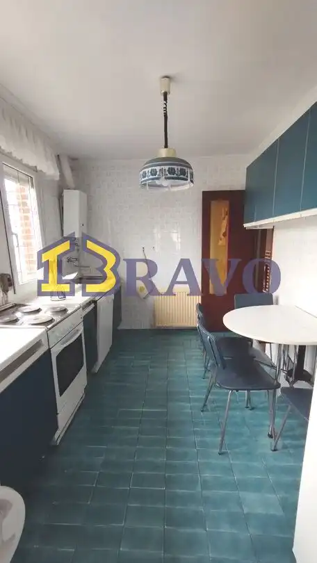Cuina de Casa o xalet en venda en Medina de Pomar amb Calefacció, Jardí privat i Piscina