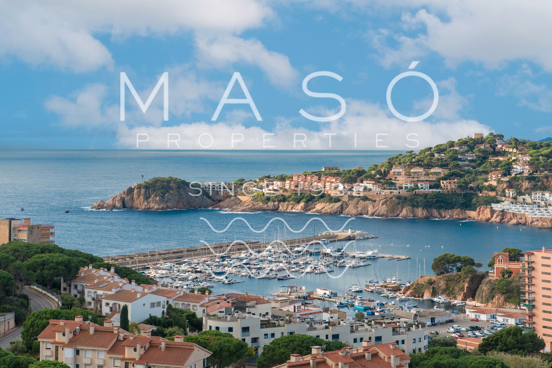 Vista exterior de Casa adosada en venda en Sant Feliu de Guíxols amb Calefacció, Jardí privat i Terrassa
