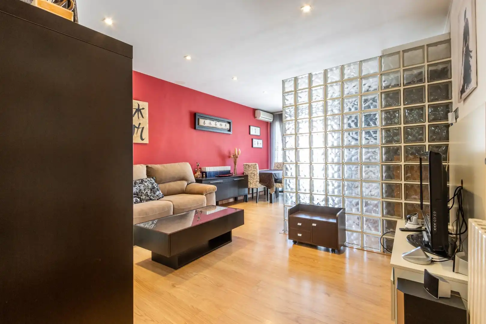 Sala de estar de Casa adosada en venta en Sentmenat con Aire acondicionado, Calefacción y Terraza