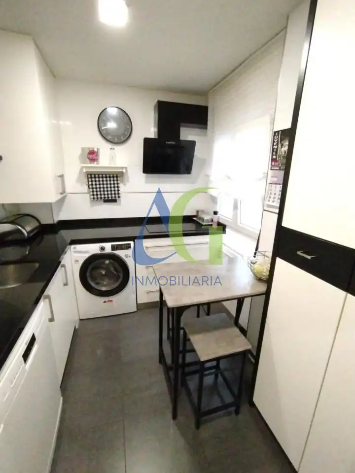 Küche von Wohnung zum Verkauf in León Capital  mit Heizung, Parkett und Abstellraum