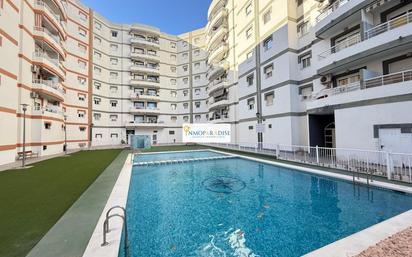 Piscina de Pis en venda en San Vicente del Raspeig / Sant Vicent del Raspeig amb Moblat i Piscina comunitària