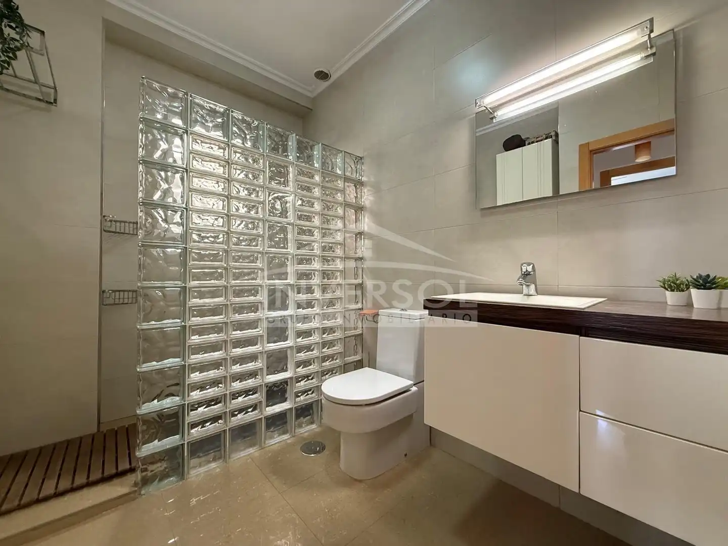 Baño de Piso en venta en El Ejido con Aire acondicionado, Calefacción y Amueblado