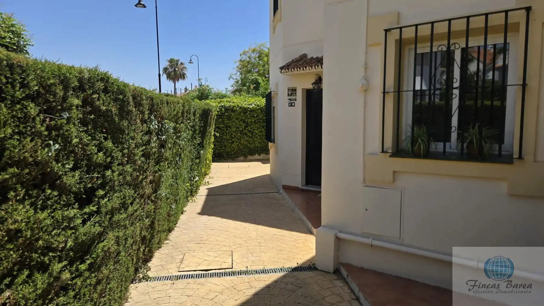 Vista exterior de Casa o xalet en venda en Mijas amb Aire condicionat, Terrassa i Traster