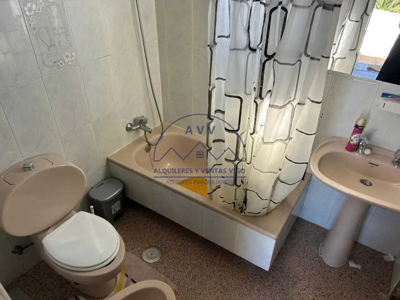 Baño de Casa o chalet en venta en Vigo  con Calefacción, Jardín privado y Terraza