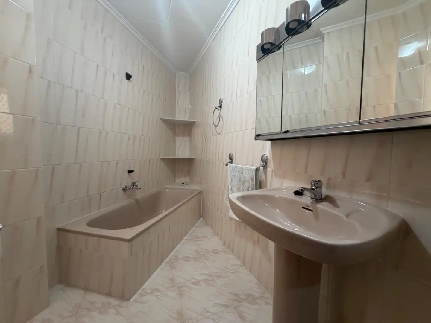Bathroom of Houses for sale in Llíria  with Air Conditioner, Terrace and Storage room