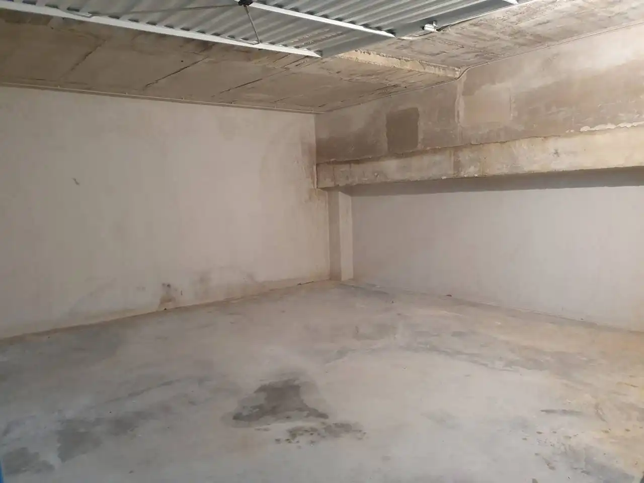 Garage for sale in Noja