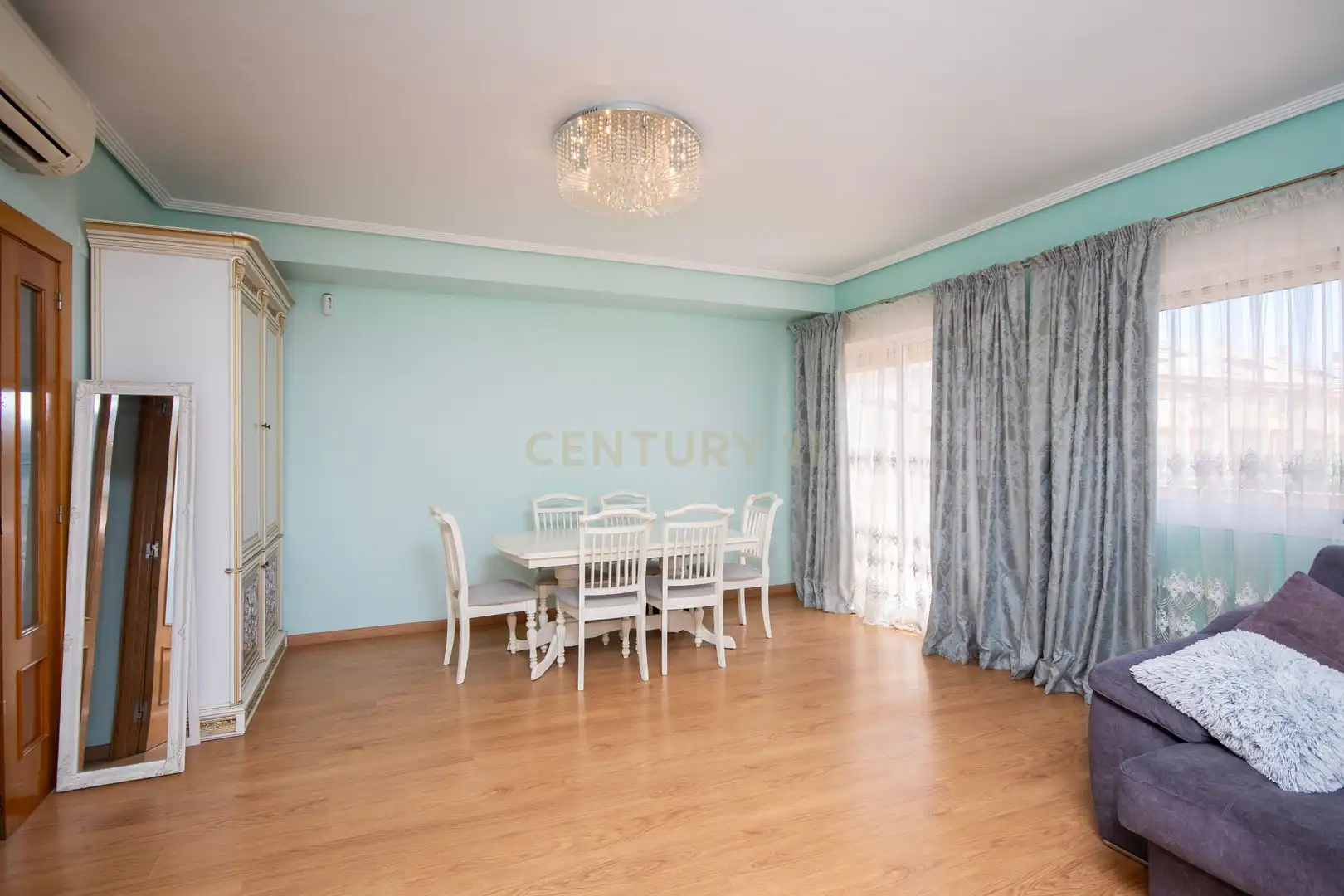 Comedor de Casa adosada en venta en Alicante / Alacant con Aire acondicionado, Balcón y Piscina comunitaria