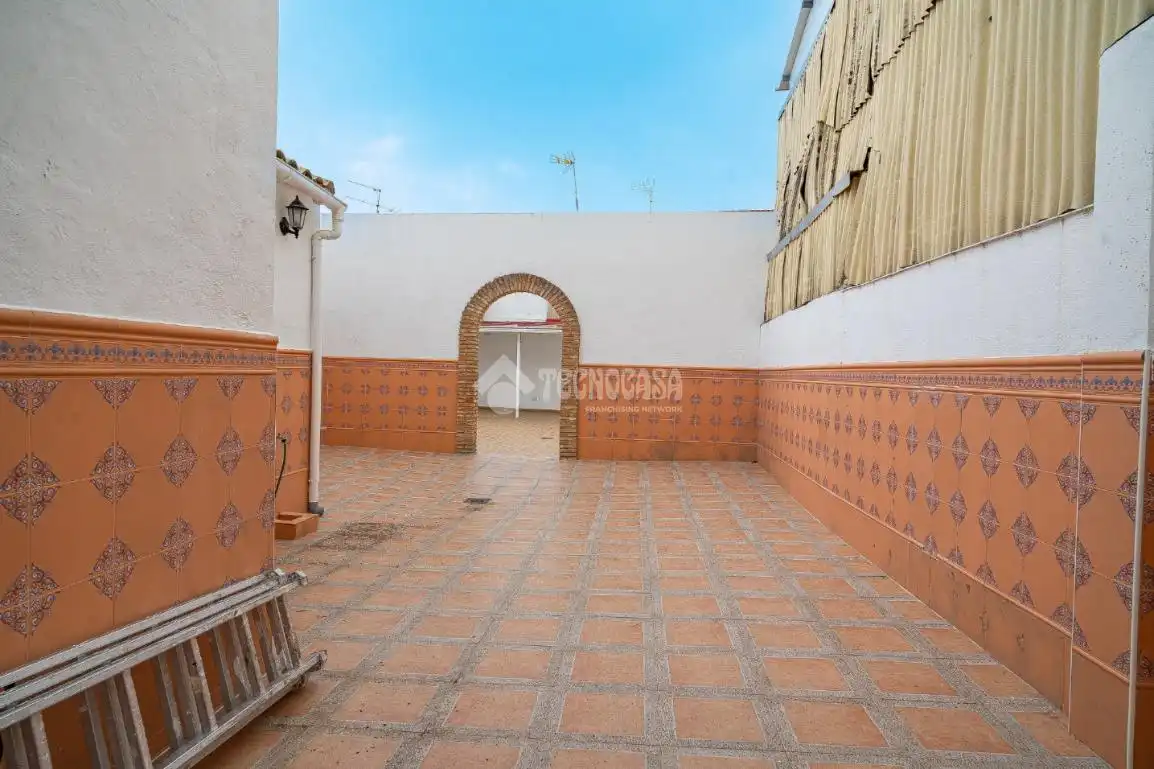 Casa aparellada en venda a Sabiote, imagen 4