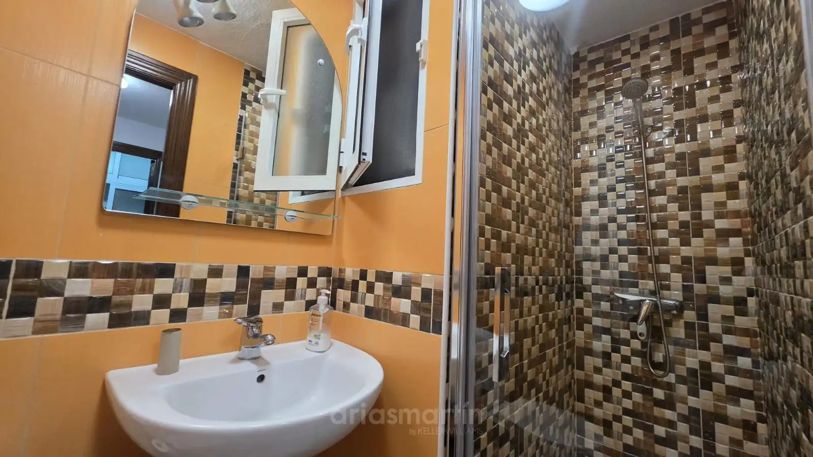 Badezimmer von Wohnung zur untervermieten in Salamanca mit Heizung, Terrasse und Möbliert