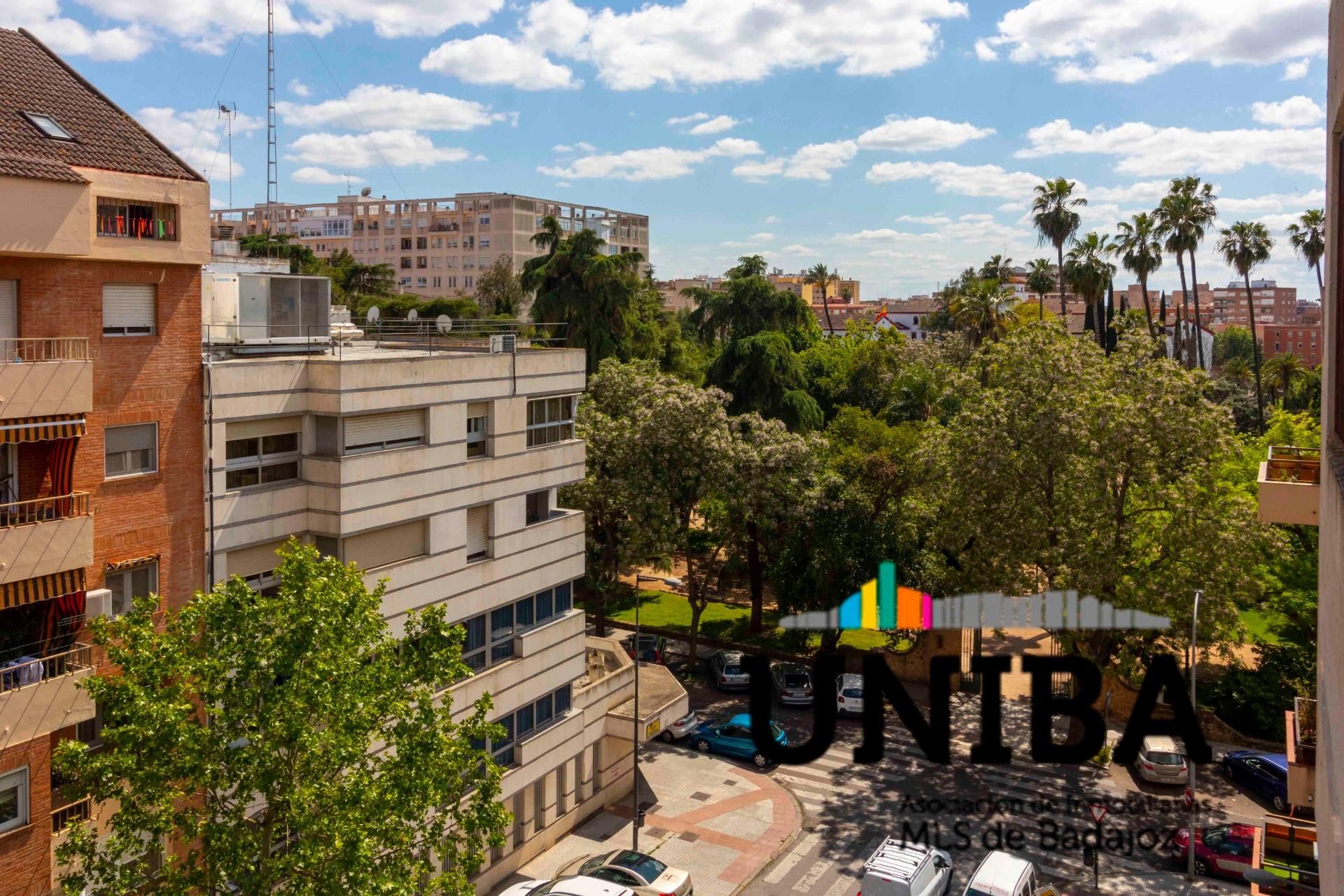 Vista exterior de Piso en venta en Badajoz Capital con Aire acondicionado, Calefacción y Terraza