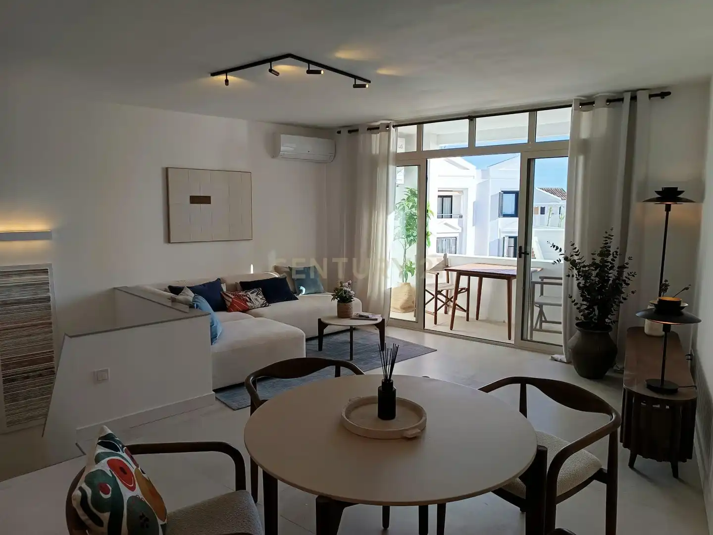 Wohnzimmer von Maisonette zum Verkauf in Calpe / Calp mit Klimaanlage, Waschmaschine und Balkon
