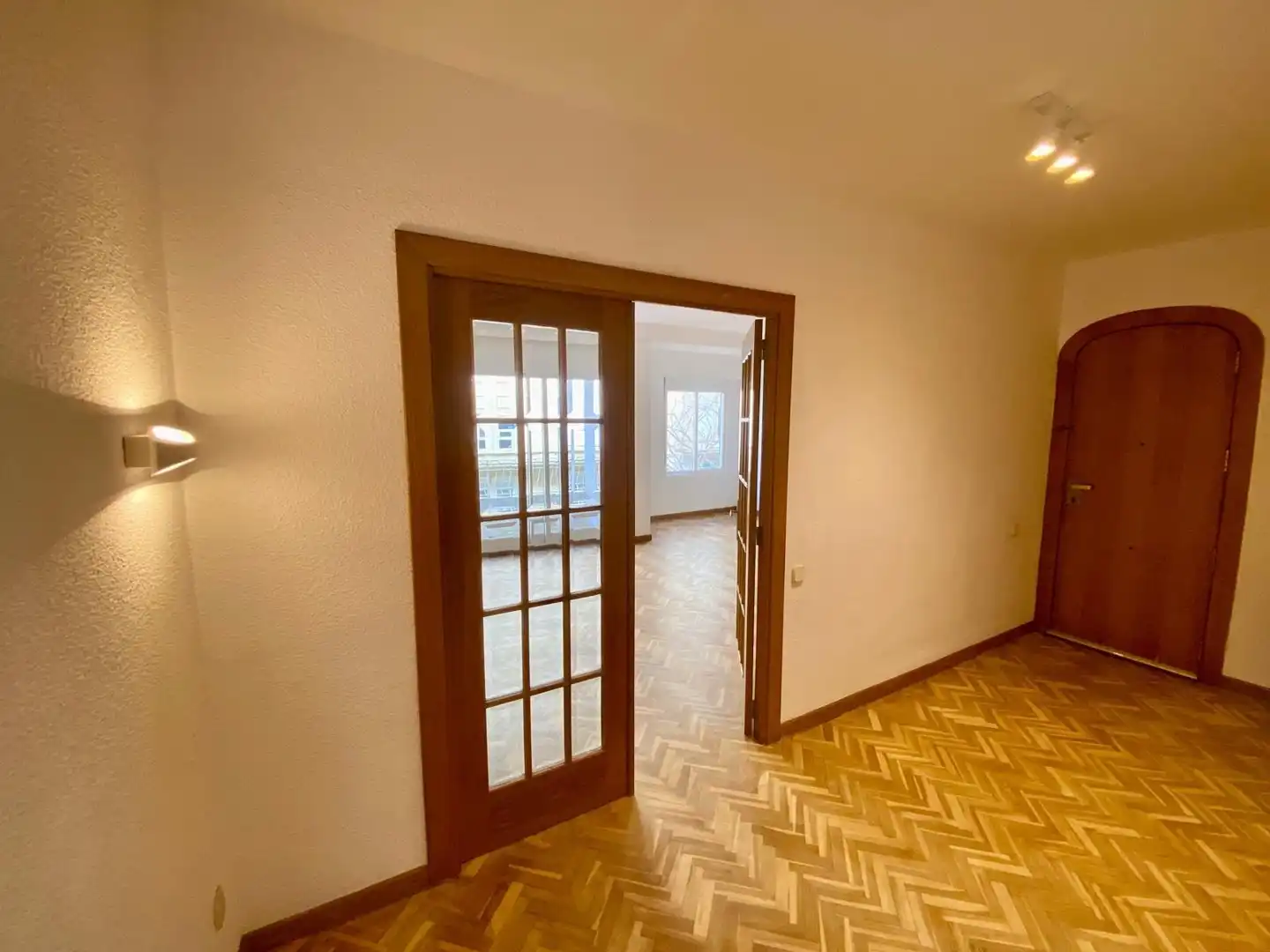 Flat for rent in Valencia  with Air Conditioner, Parquet flooring and Balcony