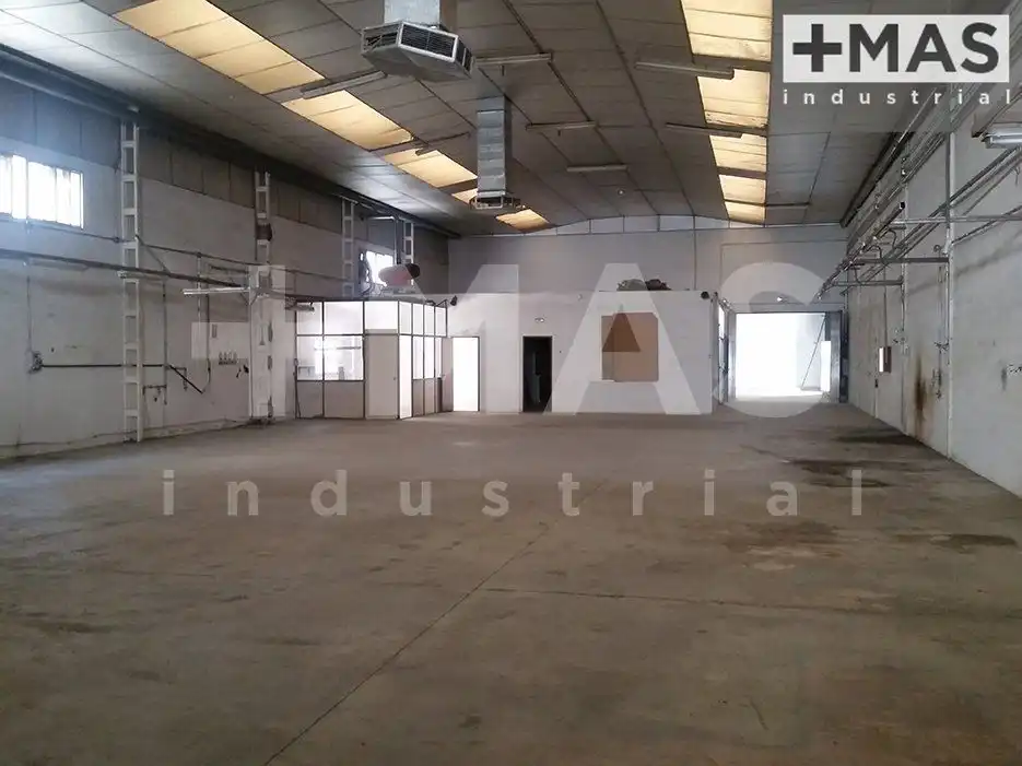 Industrial building to rent in Fuente del Jarro, imagen 3