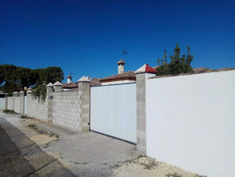 Exterior view of House or chalet for sale in Chiclana de la Frontera