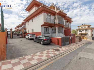 Adossat amb balcó en venda a Cájar