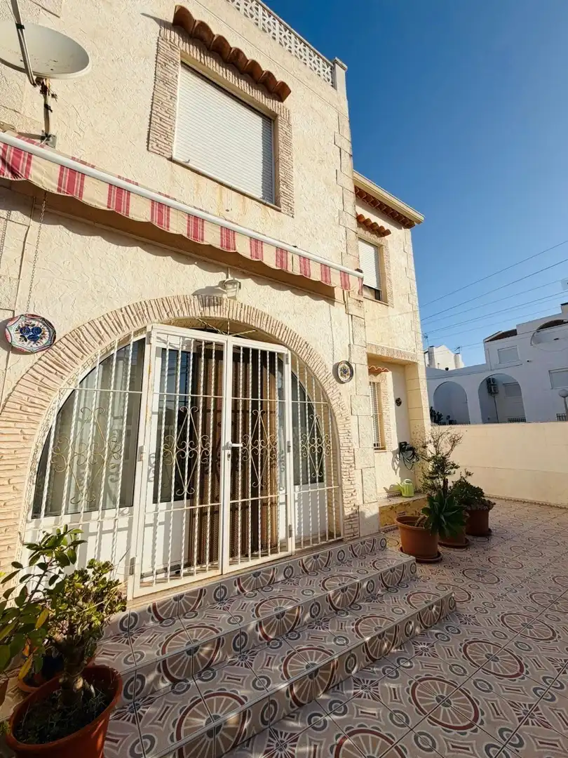 Casa adosada en venda a Calle Bonn, Zona Playa de los Locos
