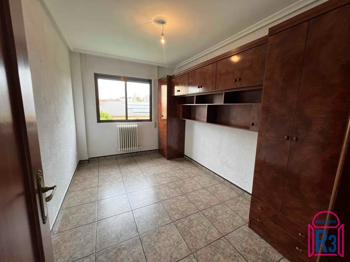 Dormitori de Apartament en venda en San Andrés del Rabanedo amb Calefacció i Traster