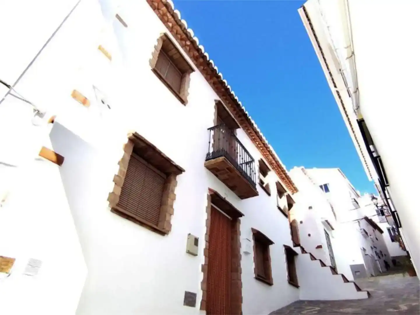 Vista exterior de Casa adosada en venda en Canillas de Albaida amb Aire condicionat, Traster i Balcó