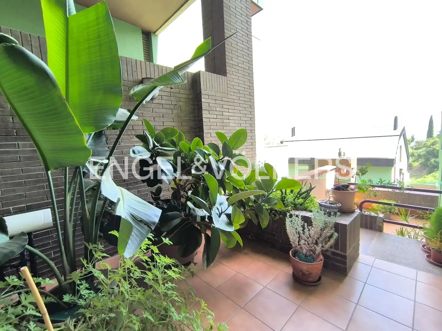 Terrasse von Einfamilien-Reihenhaus zur Miete in Barcelona mit Heizung, Terrasse und Schwimmbad