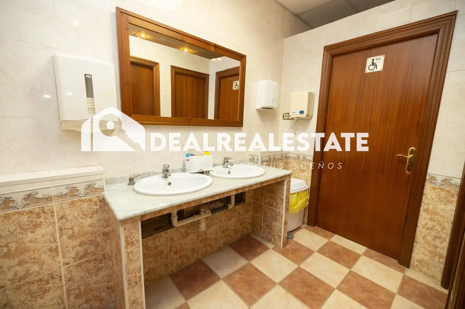 Local en venta en Calle FRAY LEOPOLDO ALPANDEIRE, Torre de la Reina