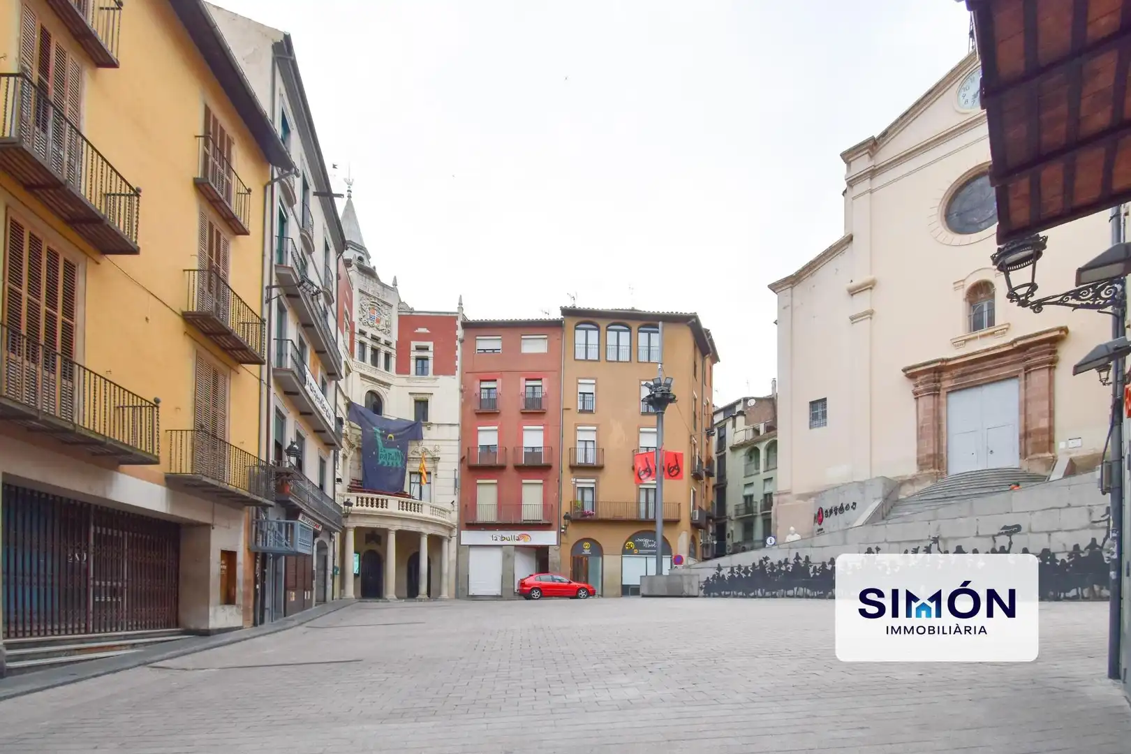 Außenansicht von Wohnung zum Verkauf in Berga mit Heizung
