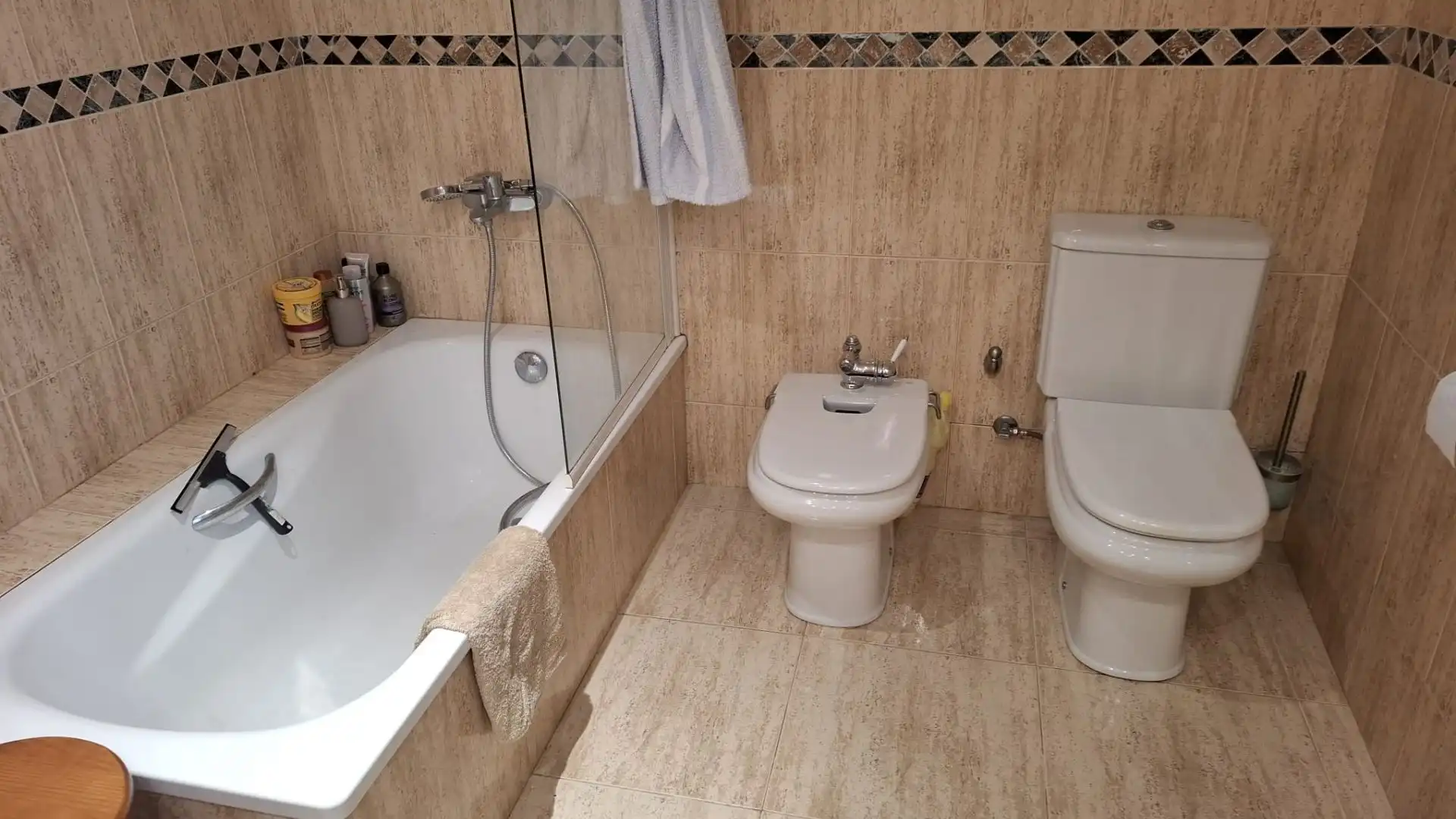 Bany de Casa o xalet en venda en Cervelló amb Calefacció, Terrassa i Piscina