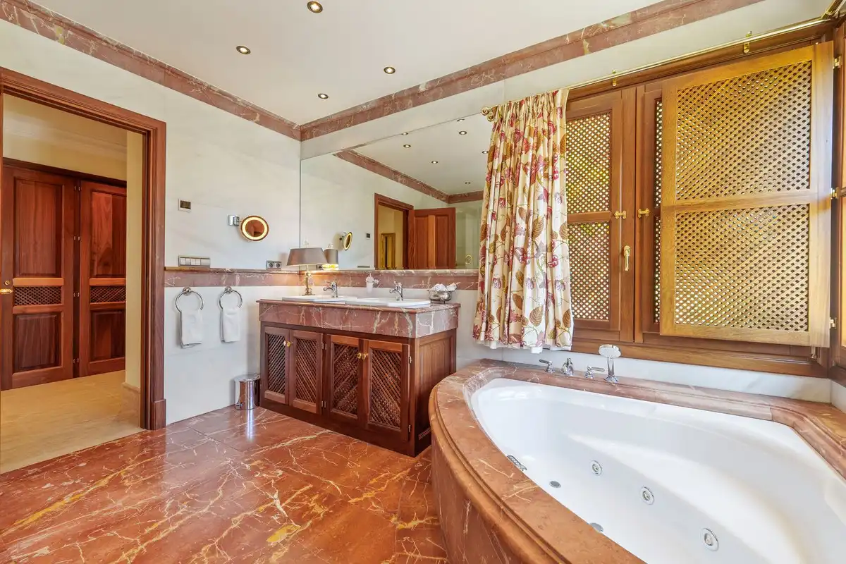 Casa con piscina en venta en San Pedro de Alcántara, imagen 25