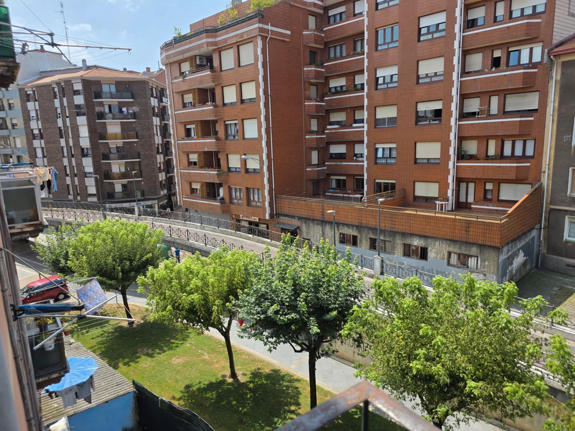 Vista exterior de Pis de lloguer en Barakaldo  amb Forn, Rentadora i Microones
