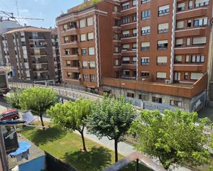 Exterior view of Flat to rent in Barakaldo   with Oven, Washing machine and Microwave
