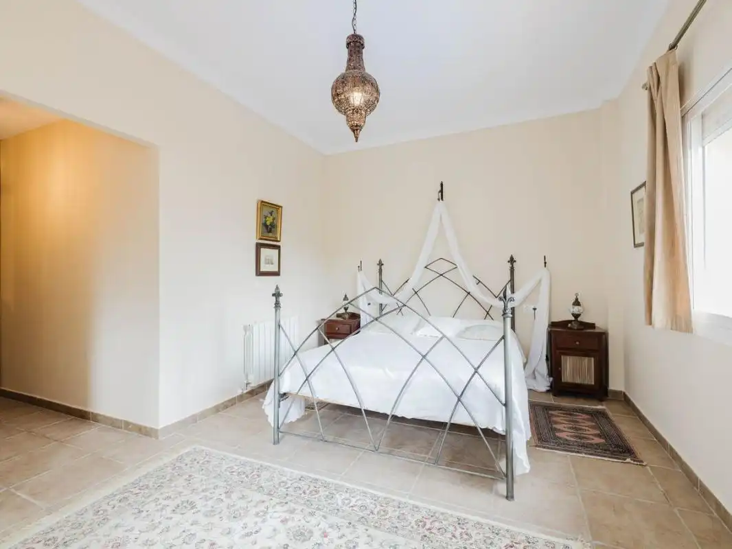 Dormitori de Casa o xalet en venda en Alhaurín El Grande amb Aire condicionat, Calefacció i Jardí privat