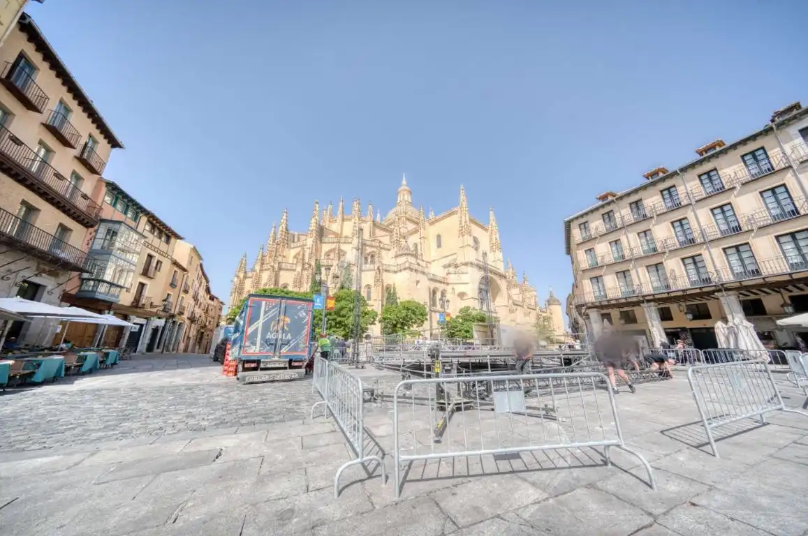 Vista exterior de Pis en venda en Segovia amb Calefacció