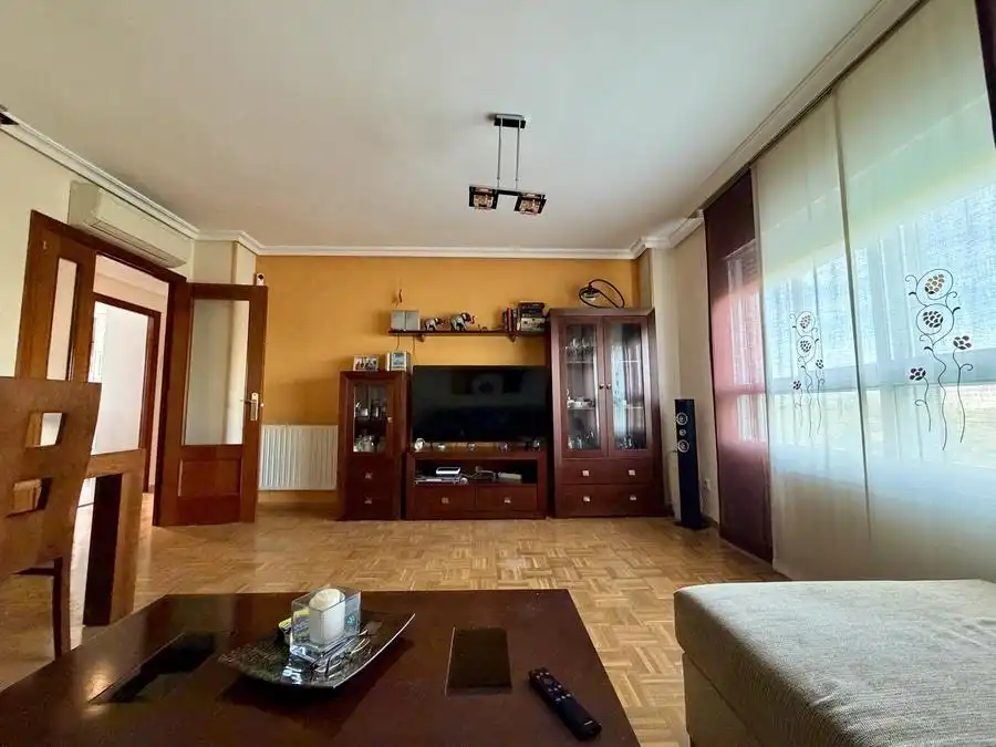 Wohnzimmer von Wohnung zum Verkauf in Madrid mit Klimaanlage, Heizung und Schwimmbad