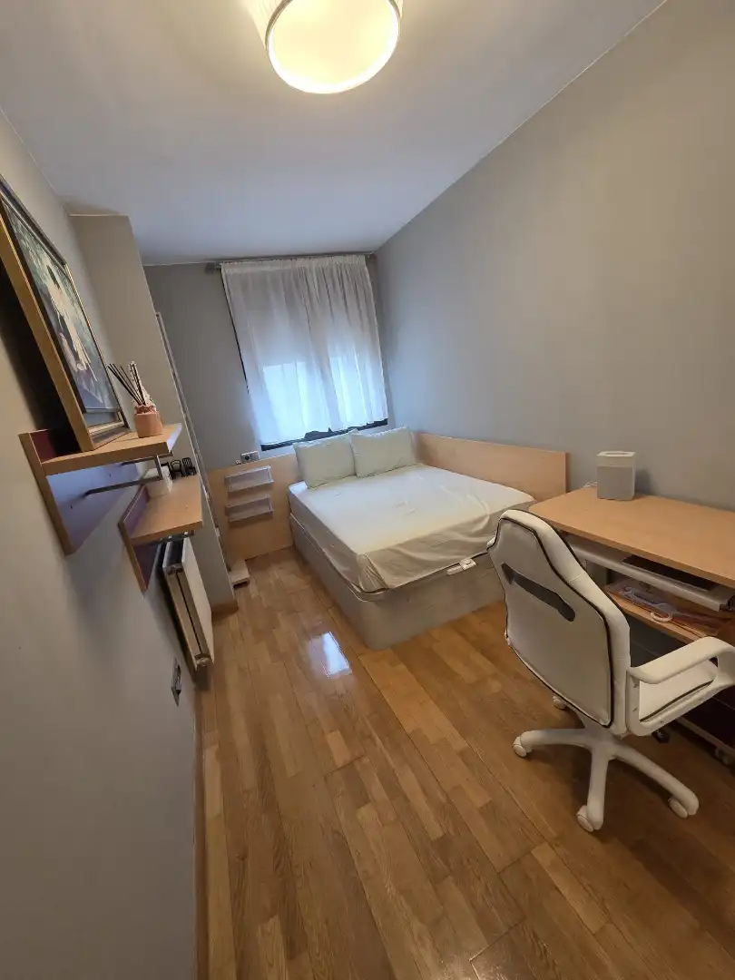 Habitación de Piso en venta en Gijón  con Calefacción, Jardín privado y Parquet