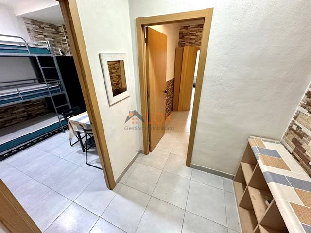 Casa adosada en Venta en Calle Lasso De La Vega en Parque Ayala - Jardín de la Abadía - Huelín