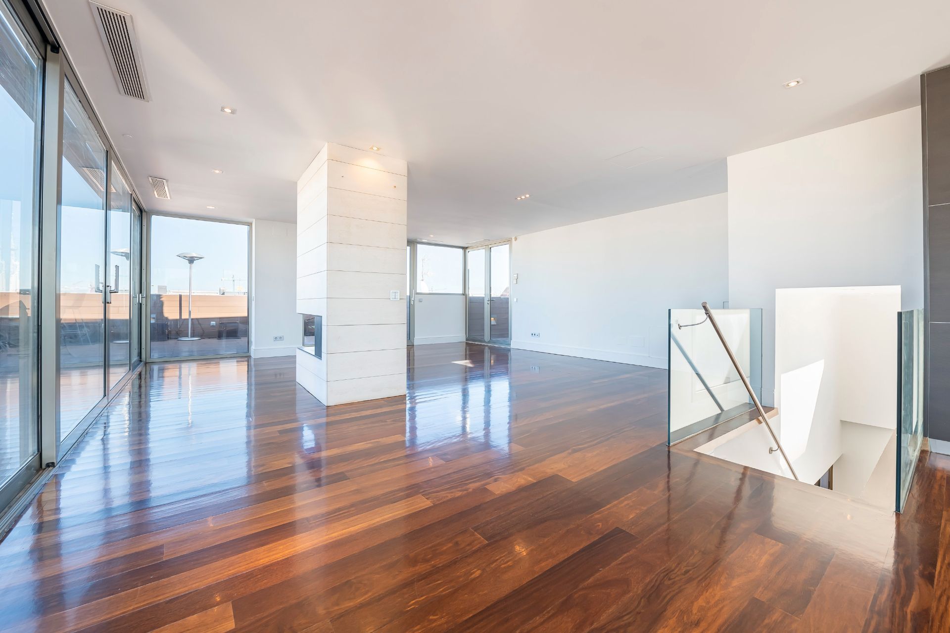 Living room of Flat to rent in  Madrid Capital  with Air Conditioner, Heating and Terrace