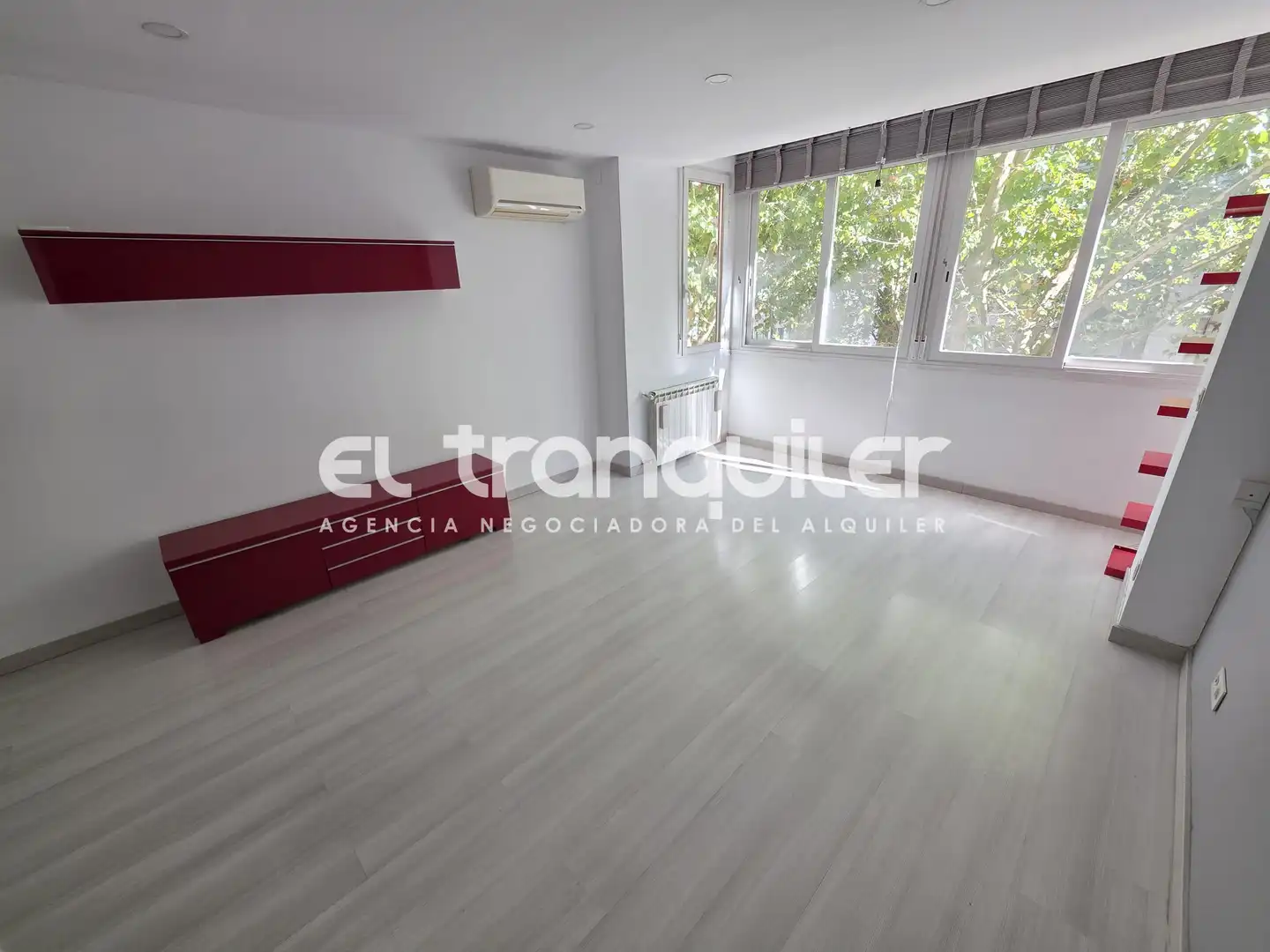 Living room of Flat for rent in Madrid  with Air Conditioner, Furnished and Washing machine