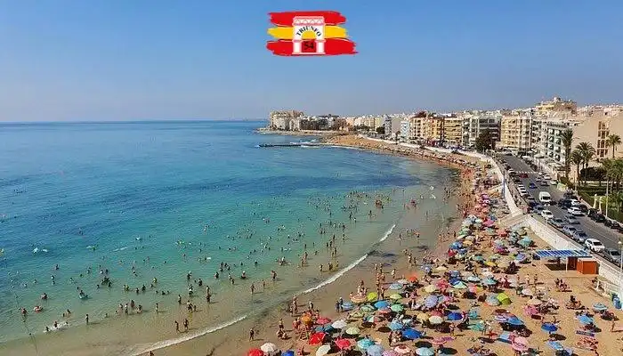 Vista exterior de Casa o chalet en venta en Torrevieja con Terraza, Amueblado y Balcón