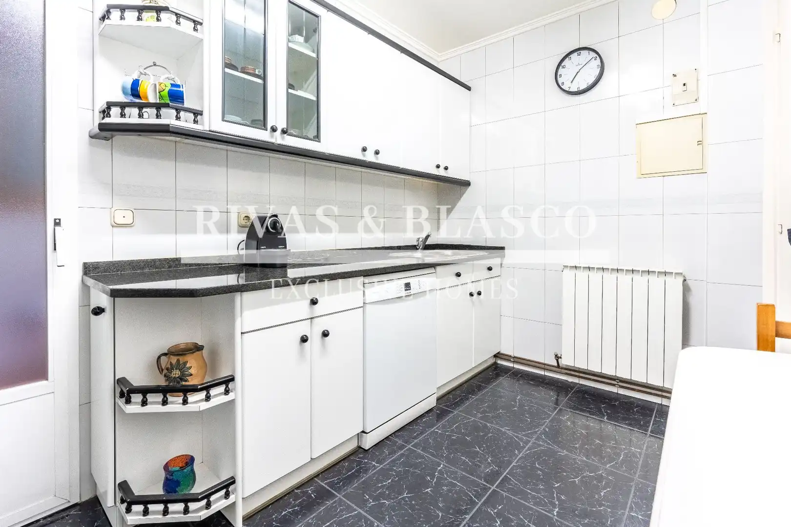 Kitchen of Apartments for sale in Donostia - San Sebastián   with Heating