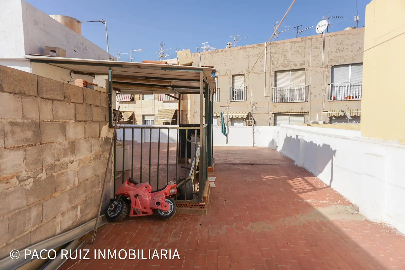 Vista exterior de Casa o chalet en venta en Viator con Amueblado y Balcón