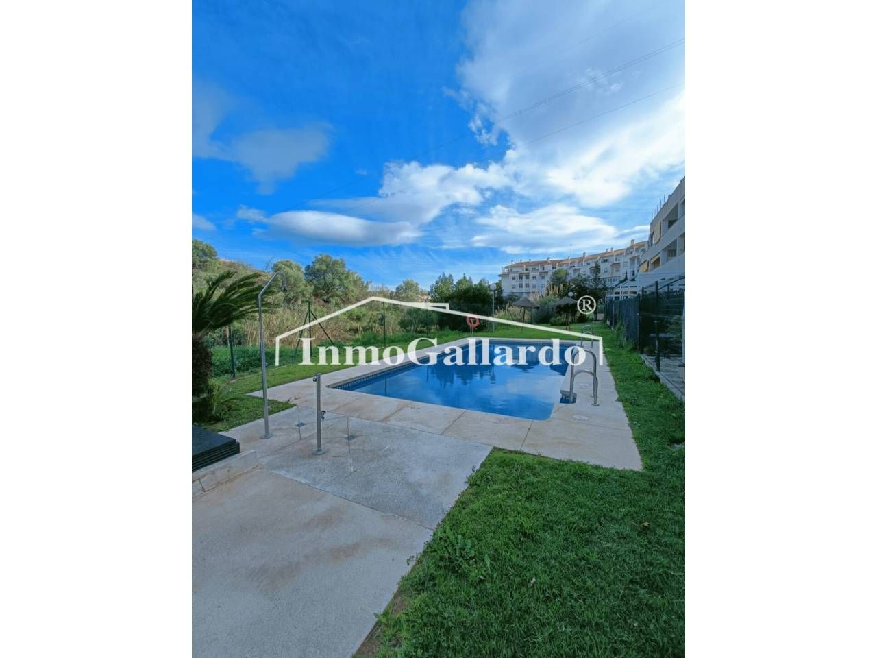 Swimming pool of Box room for sale in Rincón de la Victoria