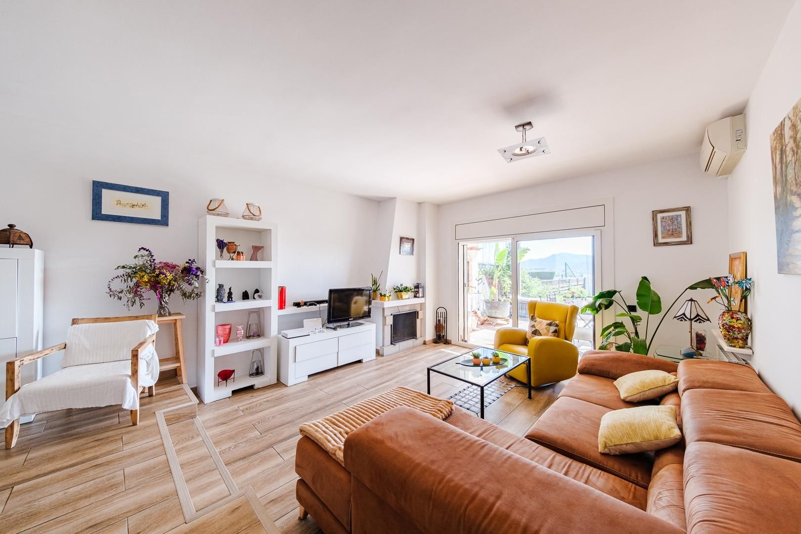 Living room of House or chalet for sale in Parets del Vallès  with Heating, Private garden and Terrace