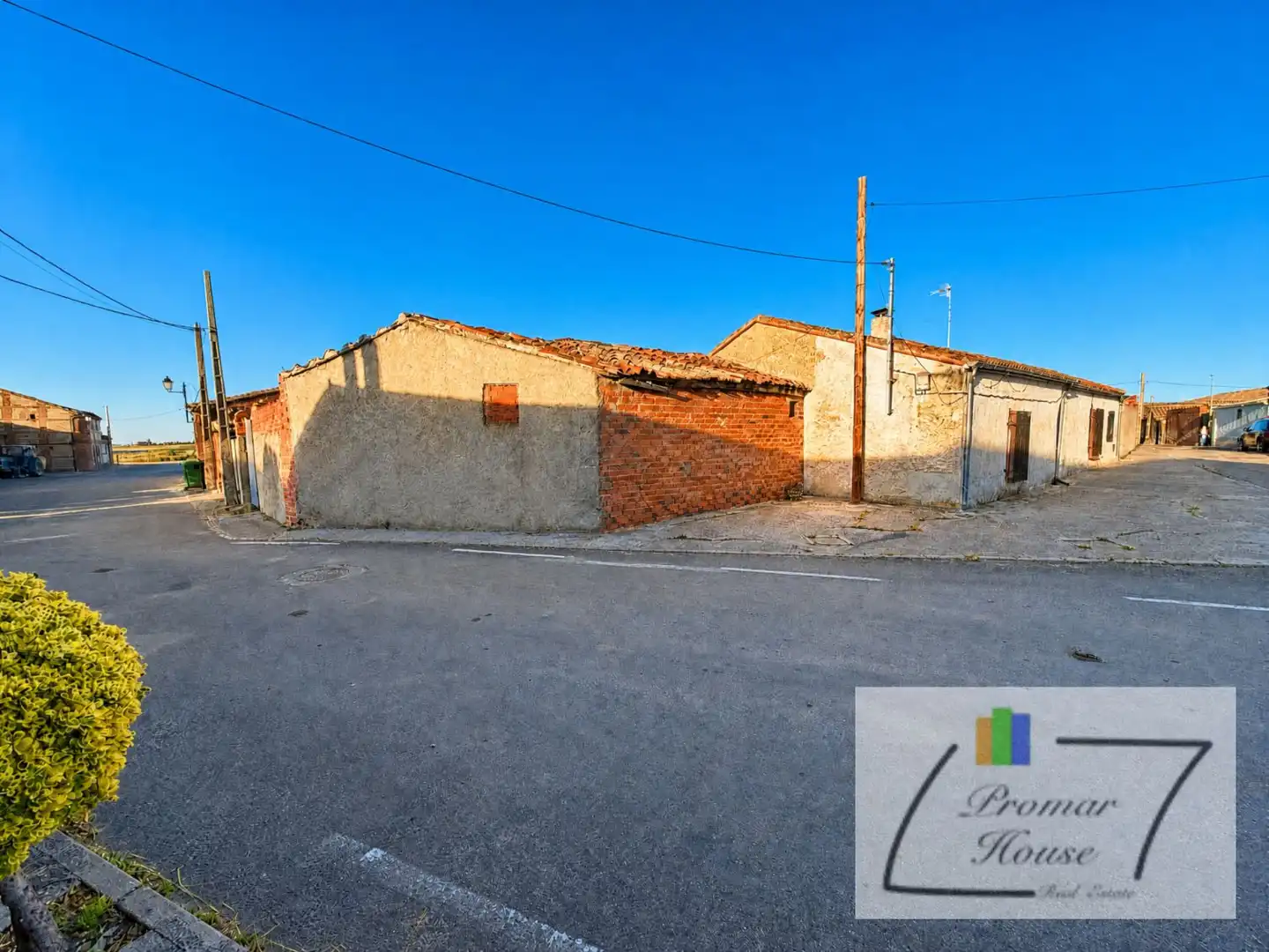 Exterior view of Houses for sale in Rivilla de Barajas  with Storage room