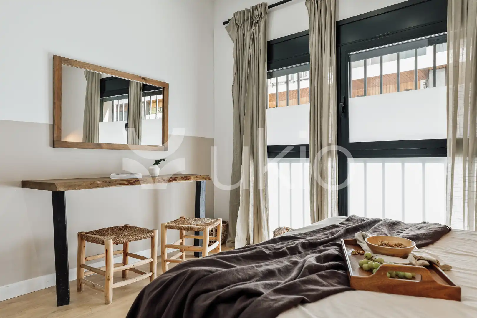 Dormitori de Apartament de lloguer en Barcelona amb Aire condicionat, Moblat i Forn