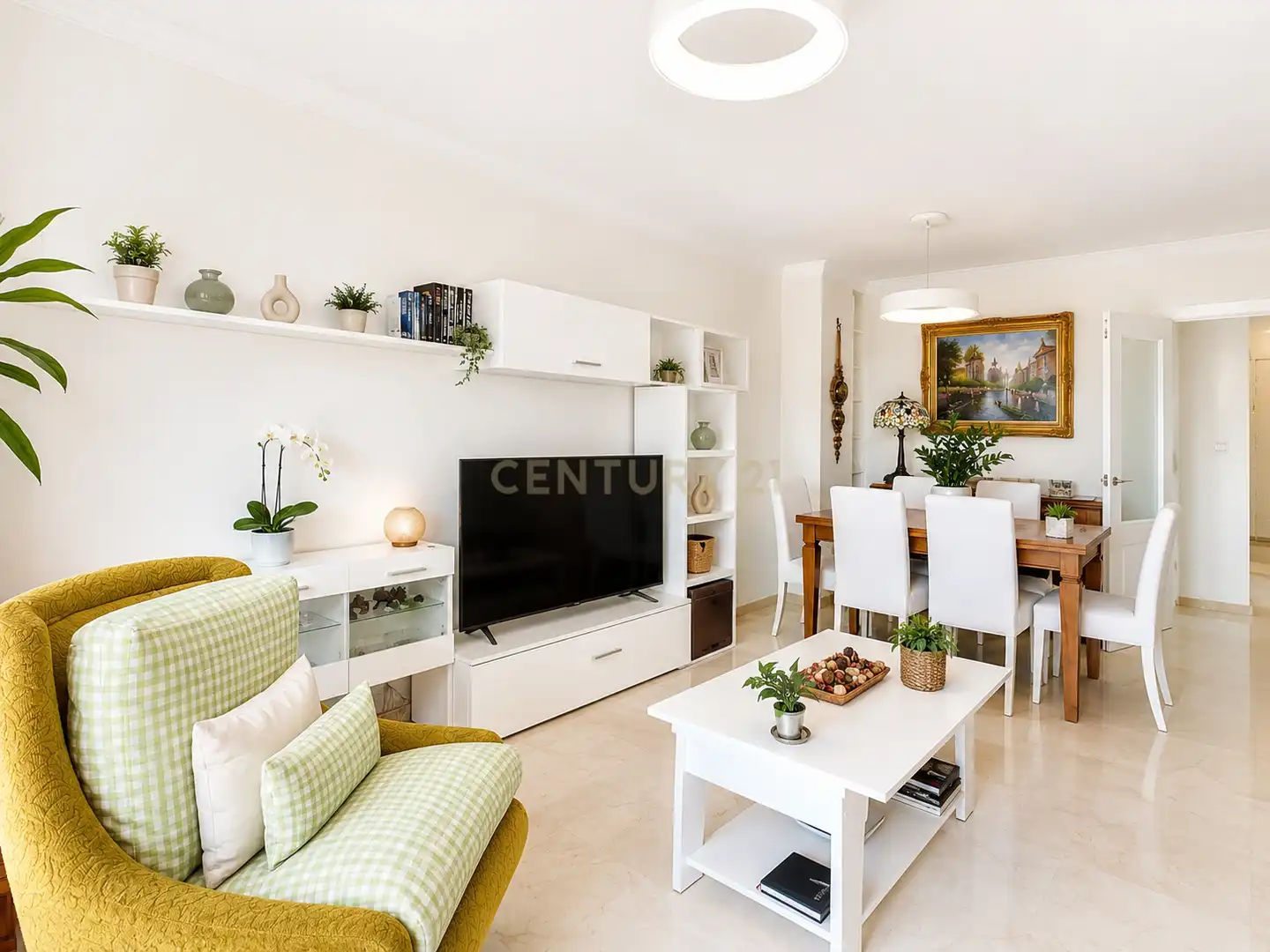 Sala d'estar de Apartament en venda en Benalmádena amb Aire condicionat i Balcó