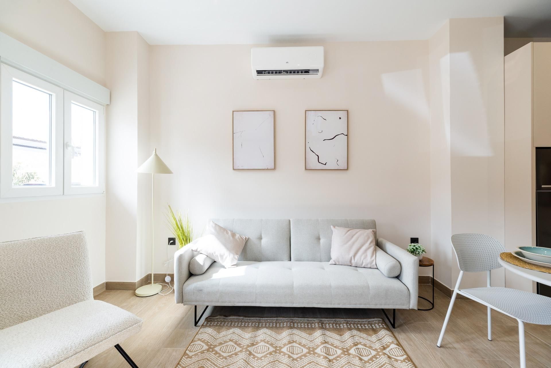 Living room of Flat for sale in  Granada Capital  with Air Conditioner and Heating