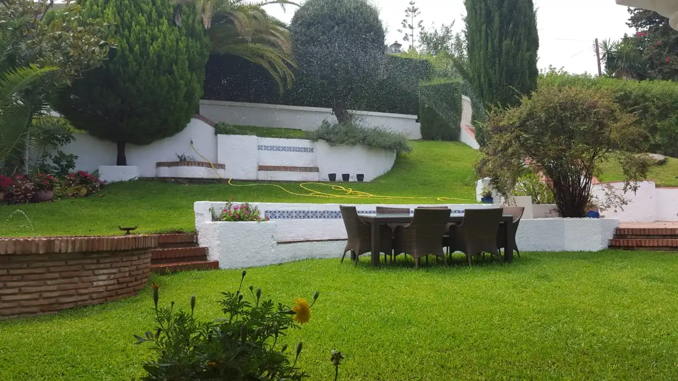 Jardí de Casa o xalet en venda en Alhaurín de la Torre amb Aire condicionat, Jardí privat i Terrassa