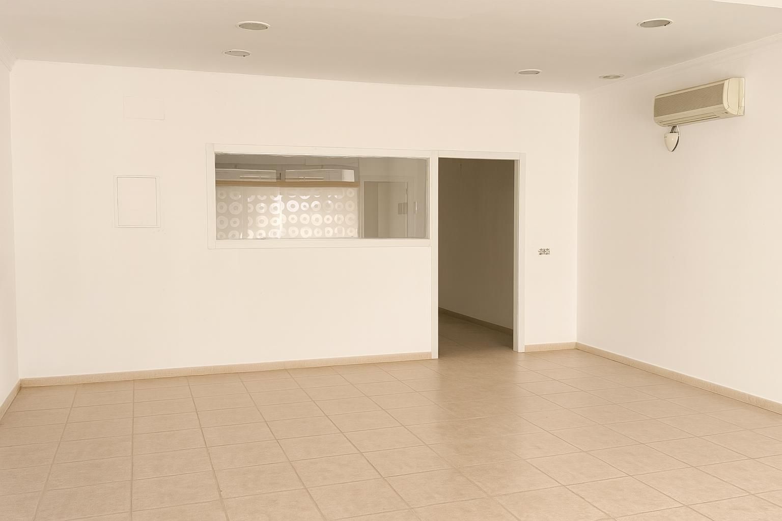 Premises for sale in  Valencia Capital