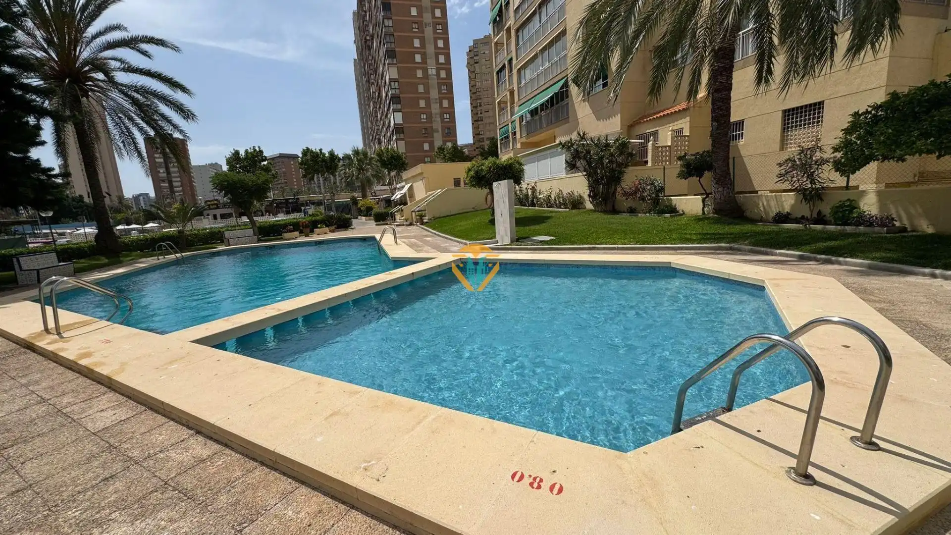 Mini appartamento con piscina in vendita a Levante Alto