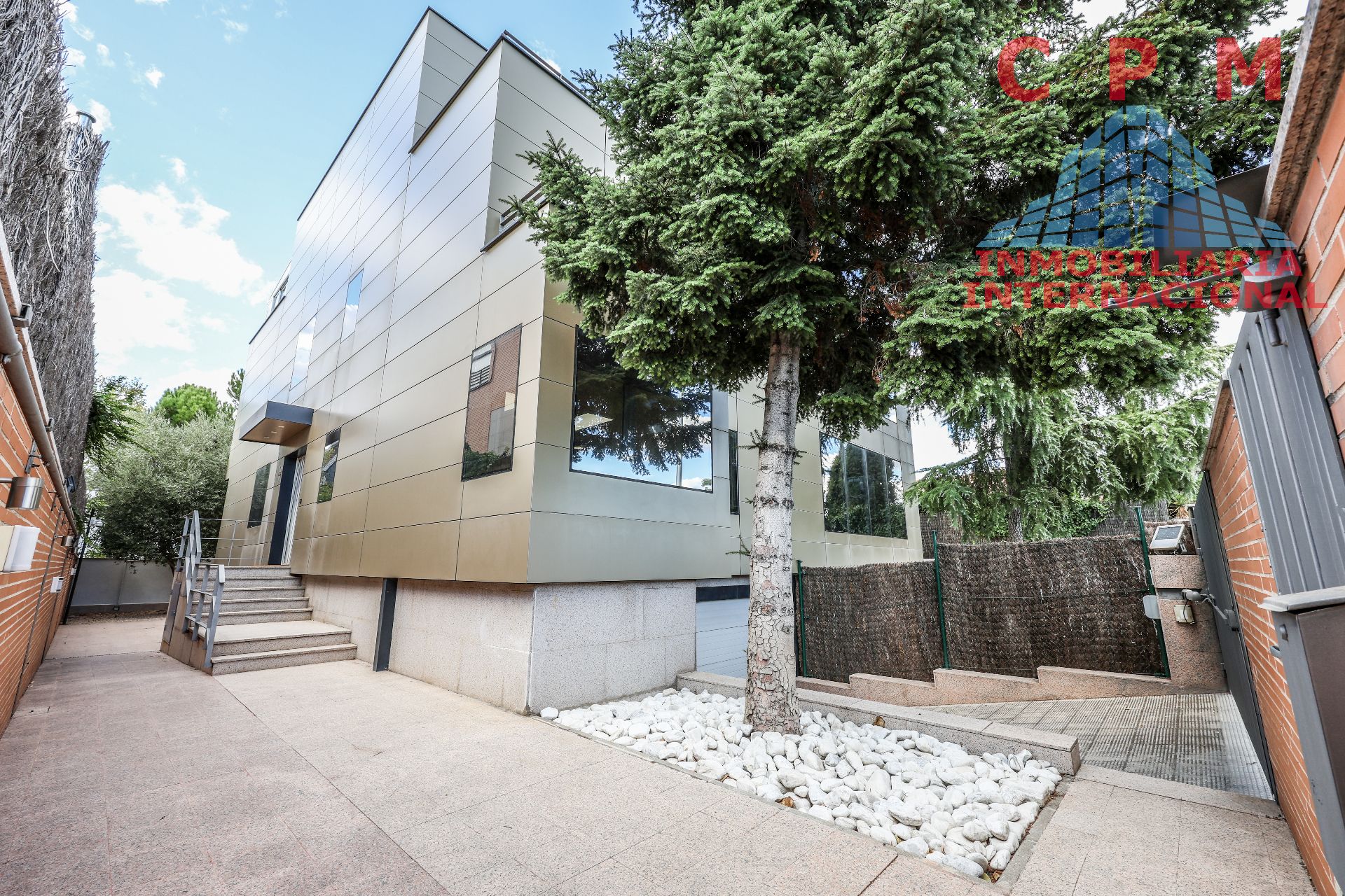 Vista exterior de Casa o xalet de lloguer en  Madrid Capital amb Aire condicionat, Calefacció i Parquet